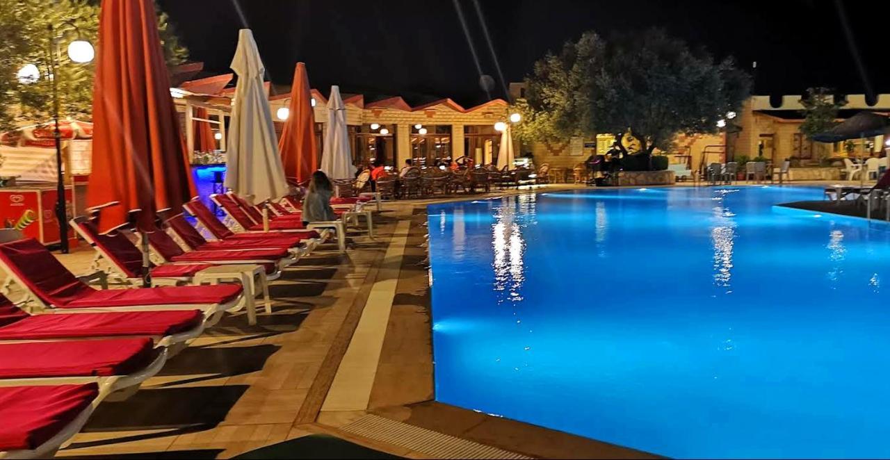 Alize Resort Hotel Yenifoca Buitenkant foto