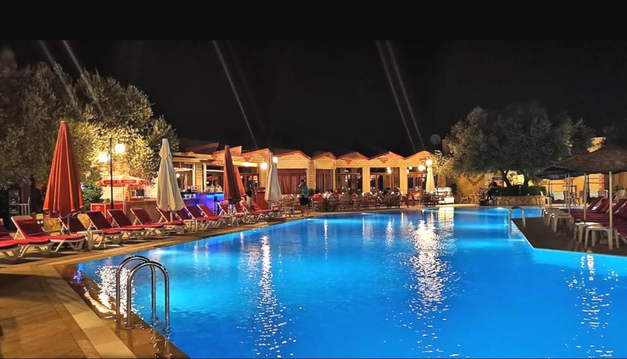 Alize Resort Hotel Yenifoca Buitenkant foto